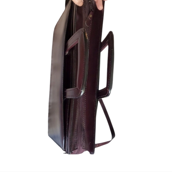 Leather computer bag with shoulder strap - Picture 15 of 16